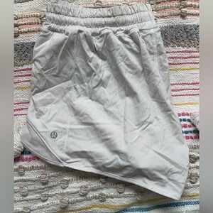 LULULEMON HOTTY HOT SHORT 4”